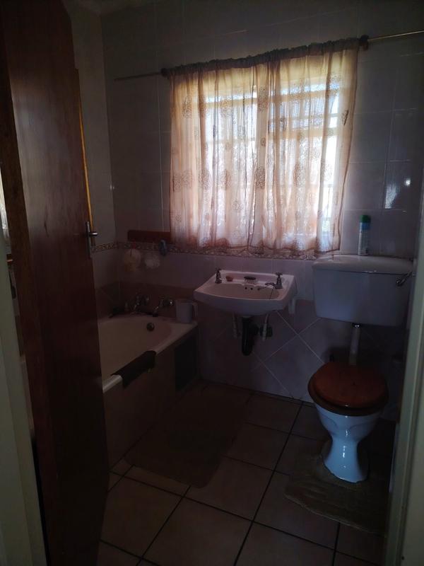 4 Bedroom Property for Sale in Roodia Free State